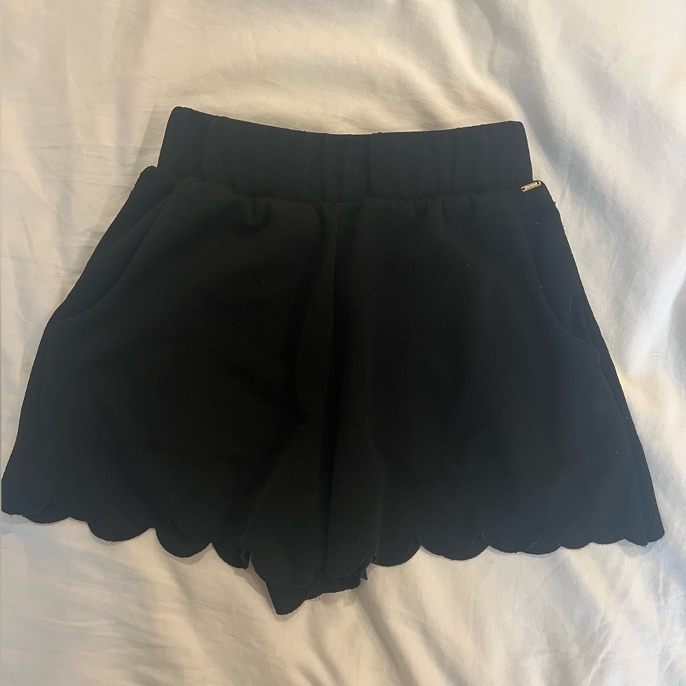Guess Scalloped Shorts